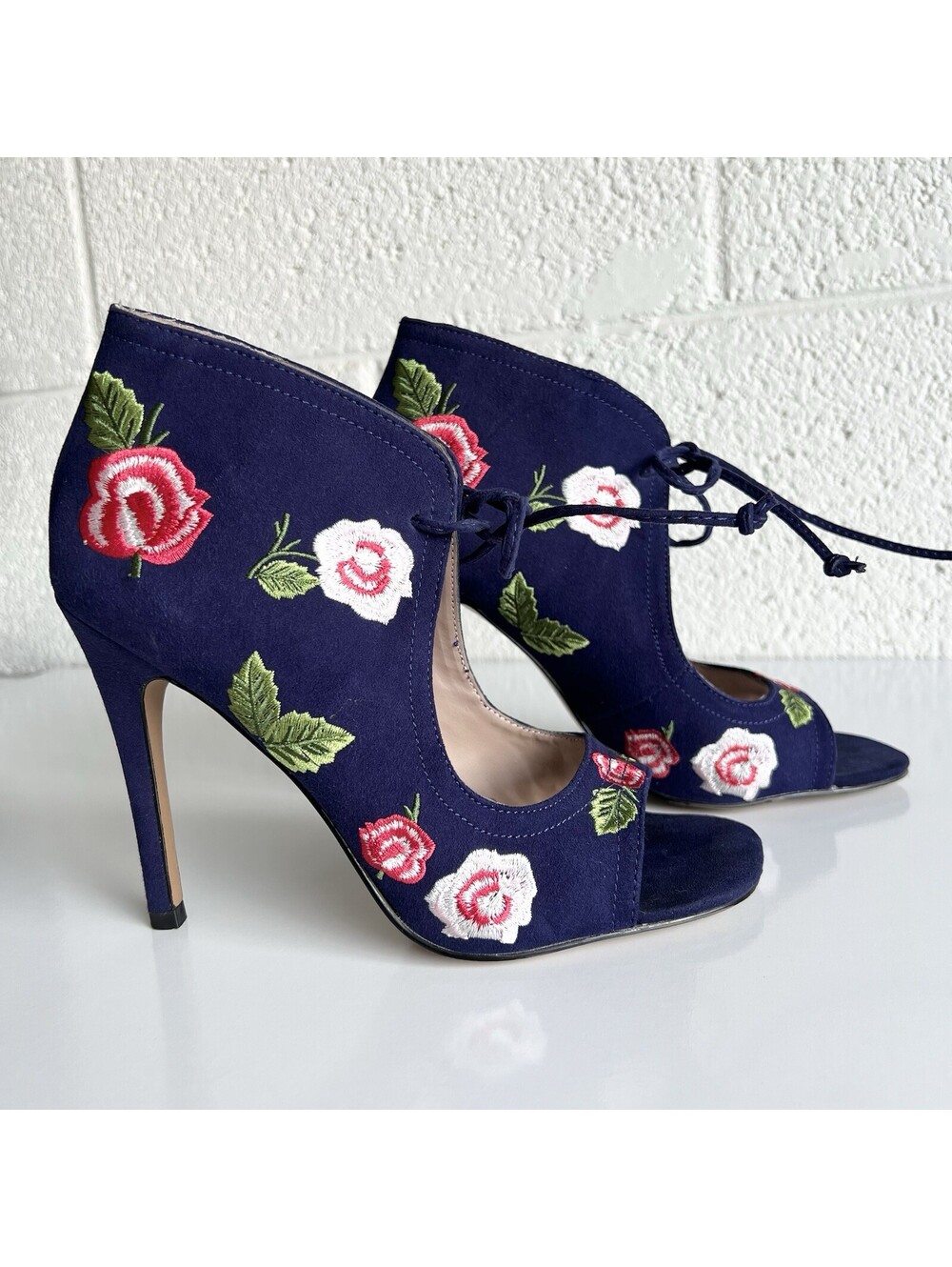 Betsey Johnson (7) Caroline Blue Embroidered Floral Pumps Heels Girly Feminine